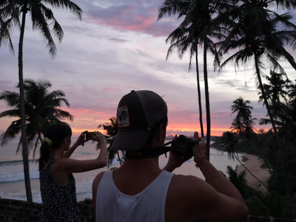 Voulez-Vous, Managed By Dikwella Beach Hotel Buitenkant foto